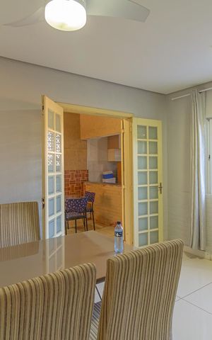 Casa à venda com 250m², 4 quartos e 3 vagas Casa à venda com 250m², 4 quartos e 3 vagasCozinha
