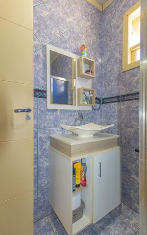 Casa à venda com 250m², 4 quartos e 3 vagas Casa à venda com 250m², 4 quartos e 3 vagasBanheiro Social