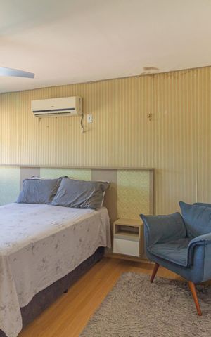 Casa à venda com 250m², 4 quartos e 3 vagas Casa à venda com 250m², 4 quartos e 3 vagasQuarto 2 - Suíte