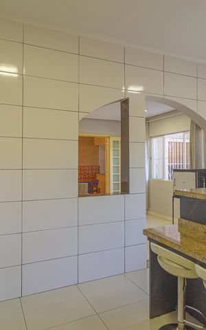 Casa à venda com 250m², 4 quartos e 3 vagas Casa à venda com 250m², 4 quartos e 3 vagasCozinha