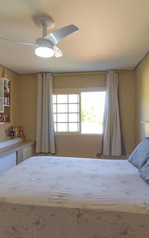 Casa à venda com 250m², 4 quartos e 3 vagas Casa à venda com 250m², 4 quartos e 3 vagasQuarto 2 - Suíte