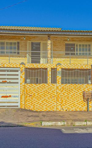 Casa à venda com 250m², 4 quartos e 3 vagas Casa à venda com 250m², 4 quartos e 3 vagasFachada