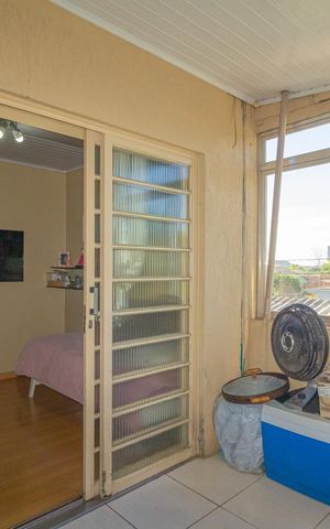 Casa à venda com 250m², 4 quartos e 3 vagas Casa à venda com 250m², 4 quartos e 3 vagasQuarto 3