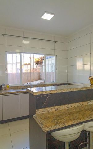 Casa à venda com 250m², 4 quartos e 3 vagas Casa à venda com 250m², 4 quartos e 3 vagasCozinha