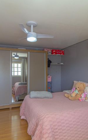 Casa à venda com 250m², 4 quartos e 3 vagas Casa à venda com 250m², 4 quartos e 3 vagasQuarto 1