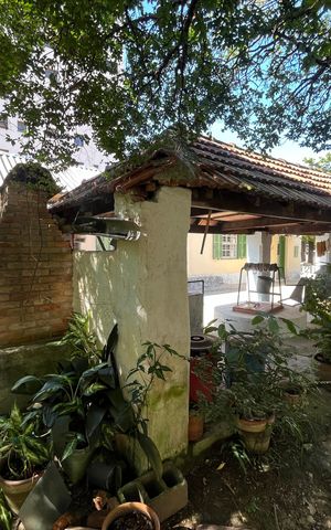 Casa à venda com 800m², 2 quartos e 5 vagas Casa à venda com 800m², 2 quartos e 5 vagasÁrea externa