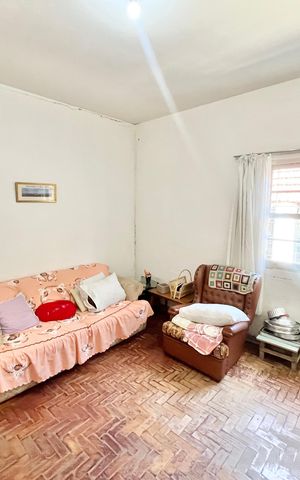 Casa à venda com 800m², 2 quartos e 5 vagas Casa à venda com 800m², 2 quartos e 5 vagasSala