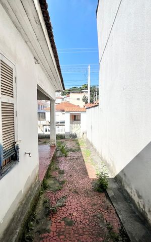 Casa à venda com 800m², 2 quartos e 5 vagas Casa à venda com 800m², 2 quartos e 5 vagasÁrea externa