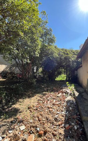 Casa à venda com 800m², 2 quartos e 5 vagas Casa à venda com 800m², 2 quartos e 5 vagasÁrea externa