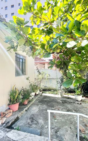 Casa à venda com 800m², 2 quartos e 5 vagas Casa à venda com 800m², 2 quartos e 5 vagasÁrea externa