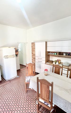 Casa à venda com 800m², 2 quartos e 5 vagas Casa à venda com 800m², 2 quartos e 5 vagasCozinha