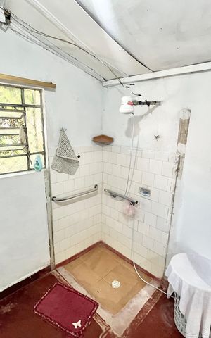 Casa à venda com 800m², 2 quartos e 5 vagas Casa à venda com 800m², 2 quartos e 5 vagasBanheiro