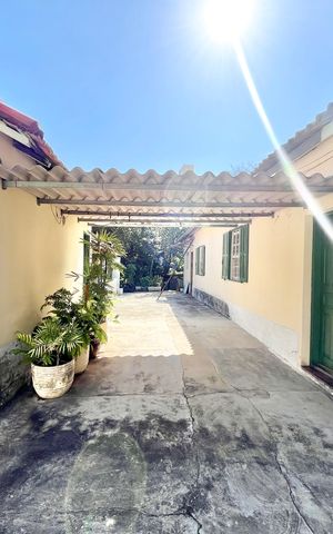 Casa à venda com 800m², 2 quartos e 5 vagas Casa à venda com 800m², 2 quartos e 5 vagasÁrea externa