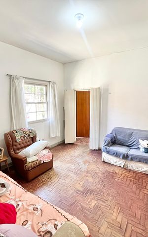 Casa à venda com 800m², 2 quartos e 5 vagas Casa à venda com 800m², 2 quartos e 5 vagasSala