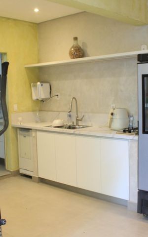 Casa de condomínio para alugar com 173m², 3 quartos e 3 vagas Casa de condomínio para alugar com 173m², 3 quartos e 3 vagasCozinha e Área de Serviço