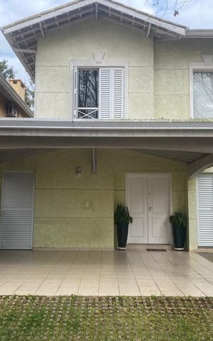 Casa de condomínio para alugar com 173m², 3 quartos e 3 vagas Casa de condomínio para alugar com 173m², 3 quartos e 3 vagasFachada
