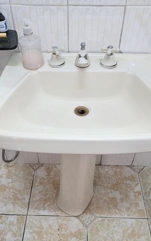 Casa à venda com 108m², 3 quartos e 2 vagas Casa à venda com 108m², 3 quartos e 2 vagasÁrea de serviço