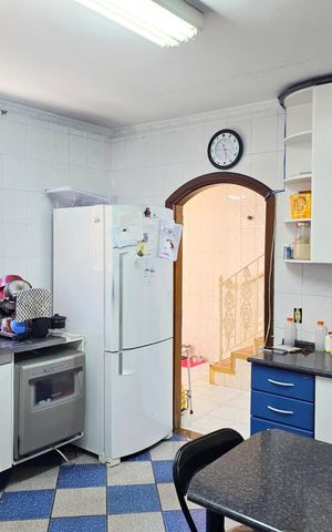 Casa à venda com 108m², 3 quartos e 2 vagas Casa à venda com 108m², 3 quartos e 2 vagasCozinha