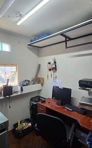 Casa à venda com 108m², 3 quartos e 2 vagas Casa à venda com 108m², 3 quartos e 2 vagasEscritório
