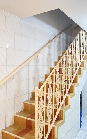 Casa à venda com 108m², 3 quartos e 2 vagas Casa à venda com 108m², 3 quartos e 2 vagasÁrea de serviço