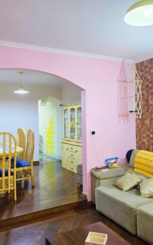Casa à venda com 108m², 3 quartos e 2 vagas Casa à venda com 108m², 3 quartos e 2 vagasSala