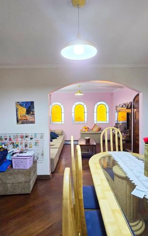 Casa à venda com 108m², 3 quartos e 2 vagas Casa à venda com 108m², 3 quartos e 2 vagasCopa