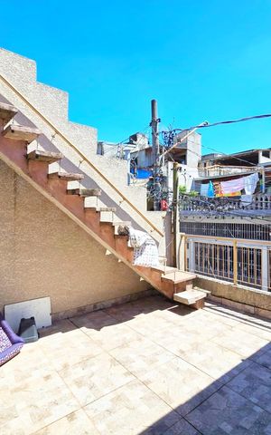 Casa à venda com 108m², 3 quartos e 2 vagas Casa à venda com 108m², 3 quartos e 2 vagasÁrea comum