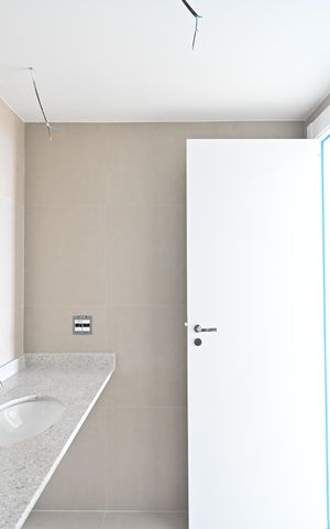 Apartamento à venda com 325m², 4 quartos e 1 vagaBanheiro da Suíte 1