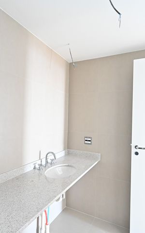 Apartamento à venda com 325m², 4 quartos e 1 vagaBanheiro da Suíte 1