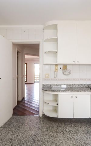 Apartamento para alugar com 138m², 3 quartos e 3 vagas Apartamento para alugar com 138m², 3 quartos e 3 vagasCozinha