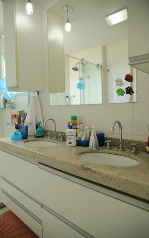 Apartamento à venda com 155m², 3 quartos e 3 vagasBanheiro Suíte 1 
