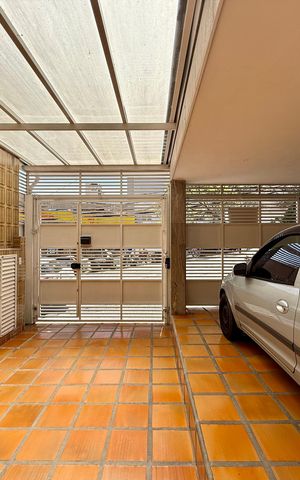 Casa à venda com 137m², 3 quartos e 2 vagas Casa à venda com 137m², 3 quartos e 2 vagasGaragem