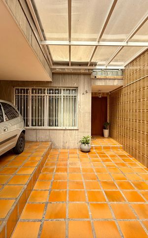 Casa à venda com 137m², 3 quartos e 2 vagas Casa à venda com 137m², 3 quartos e 2 vagasGaragem
