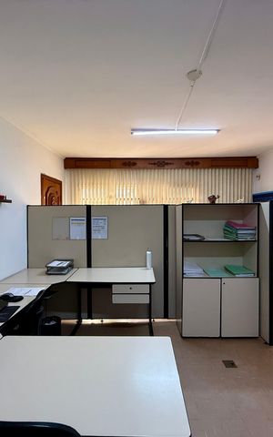 Casa à venda com 137m², 3 quartos e 2 vagas Casa à venda com 137m², 3 quartos e 2 vagasSala
