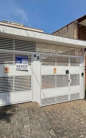 Casa à venda com 137m², 3 quartos e 2 vagas Casa à venda com 137m², 3 quartos e 2 vagasFachada