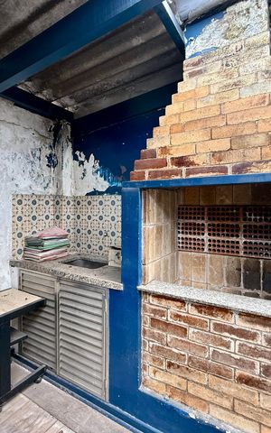 Casa à venda com 137m², 3 quartos e 2 vagas Casa à venda com 137m², 3 quartos e 2 vagasVaranda