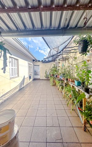Casa à venda com 216m², 2 quartos e 4 vagasÁrea externa