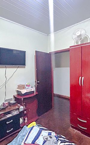 Casa à venda com 216m², 2 quartos e 4 vagasQuarto 2