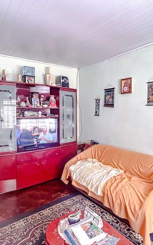 Casa à venda com 216m², 2 quartos e 4 vagasSala