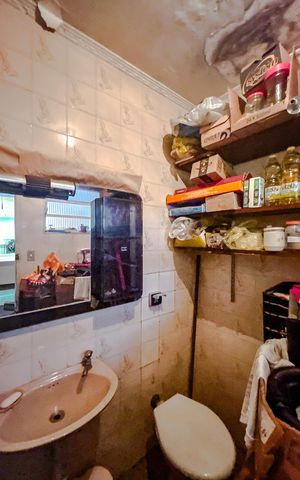 Casa à venda com 216m², 2 quartos e 4 vagasBanheiro de serviço