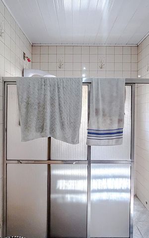 Casa à venda com 216m², 2 quartos e 4 vagasBanheiro