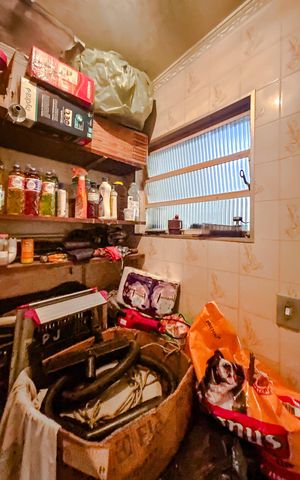 Casa à venda com 216m², 2 quartos e 4 vagasBanheiro de serviço