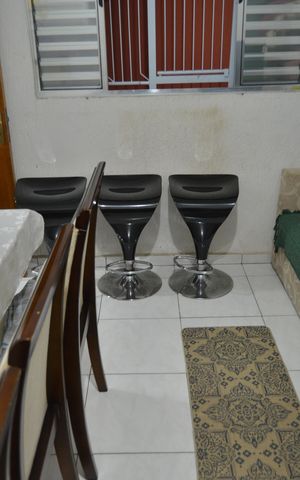 Casa à venda com 161m², 4 quartos e 2 vagasSala