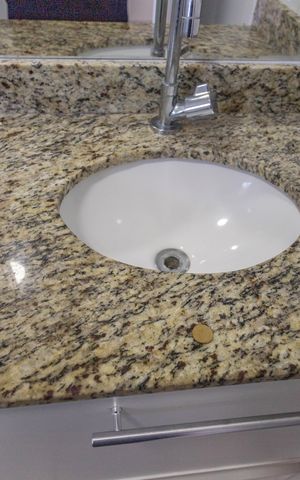 Apartamento à venda com 66m², 2 quartos e 2 vagas Apartamento à venda com 66m², 2 quartos e 2 vagasBanheiro da suíte