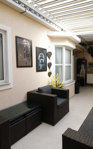 Casa de condomínio à venda com 230m², 3 quartos e 2 vagasQuintal