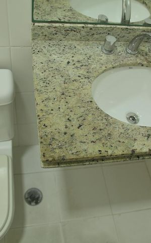 Apartamento à venda com 84m², 3 quartos e 2 vagasBanheiro da Suíte  