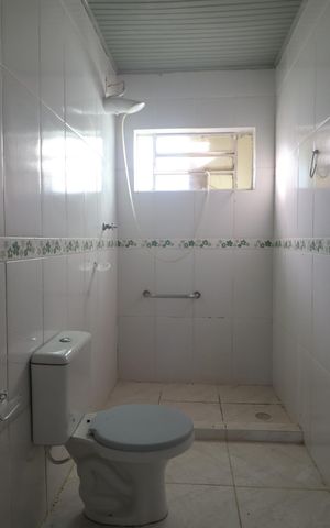 Casa para alugar com 160m², 4 quartos e 2 vagasBanheiro 