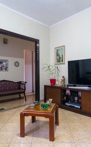 Casa à venda com 110m², 3 quartos e 2 vagas Casa à venda com 110m², 3 quartos e 2 vagasSala