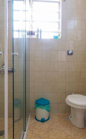 Casa à venda com 110m², 3 quartos e 2 vagas Casa à venda com 110m², 3 quartos e 2 vagasBanheiro 1