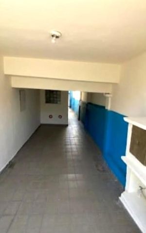 Casa à venda com 120m², 5 quartos e 3 vagas Casa à venda com 120m², 5 quartos e 3 vagasCasa dos fundos